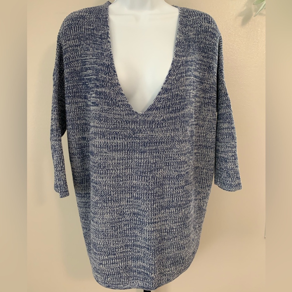 Express Women's Heathered Blue V-Neck Sweater